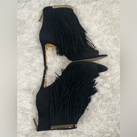 Louise et Cie | Lo-Jayane | Black Fringe Stiletto
Suede Peep Toe Boot - Picture 4 of 11